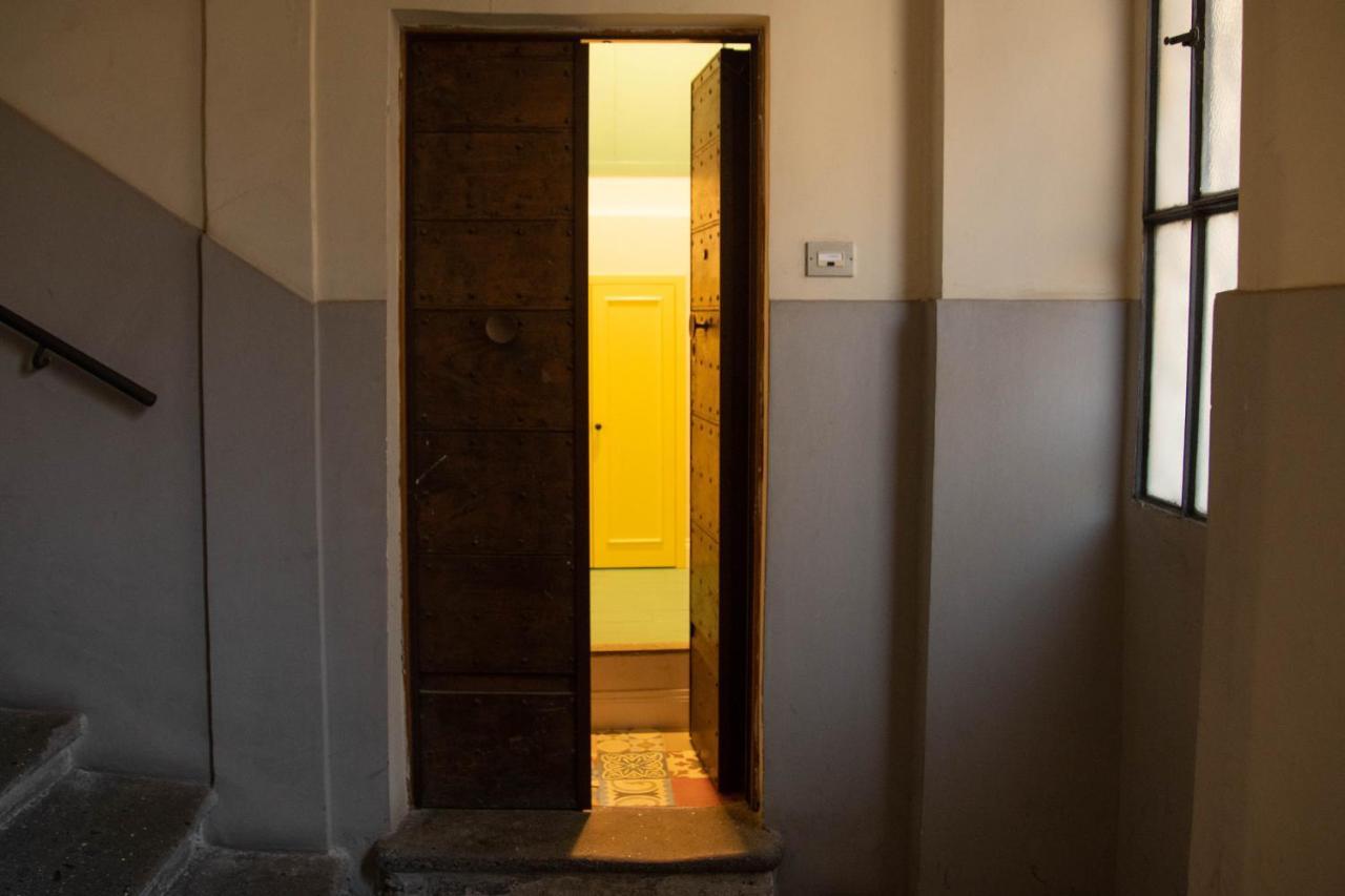 Trastevere Colorful Apartment With Terrace! Rome Exterior photo